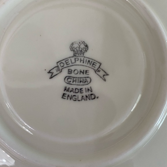 VTG DELPHINE PATTERN 1969 BONE CHINA TEACUP AND SAUCER WITH LEAF DETAIL - Picture 13 of 15